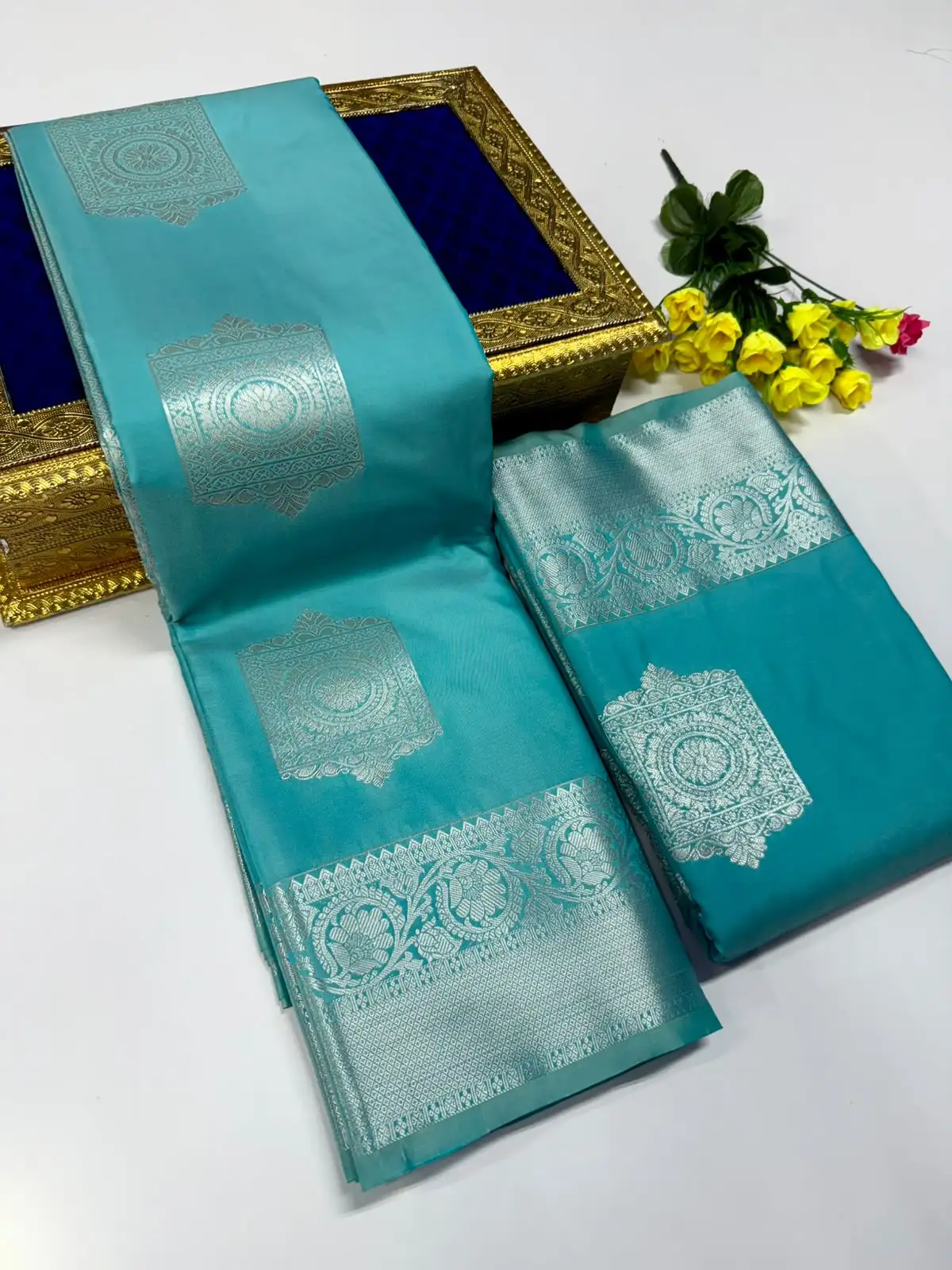 Floral Square Box Zari Butta Floral Border Semi Kanchipuram Silk Saree